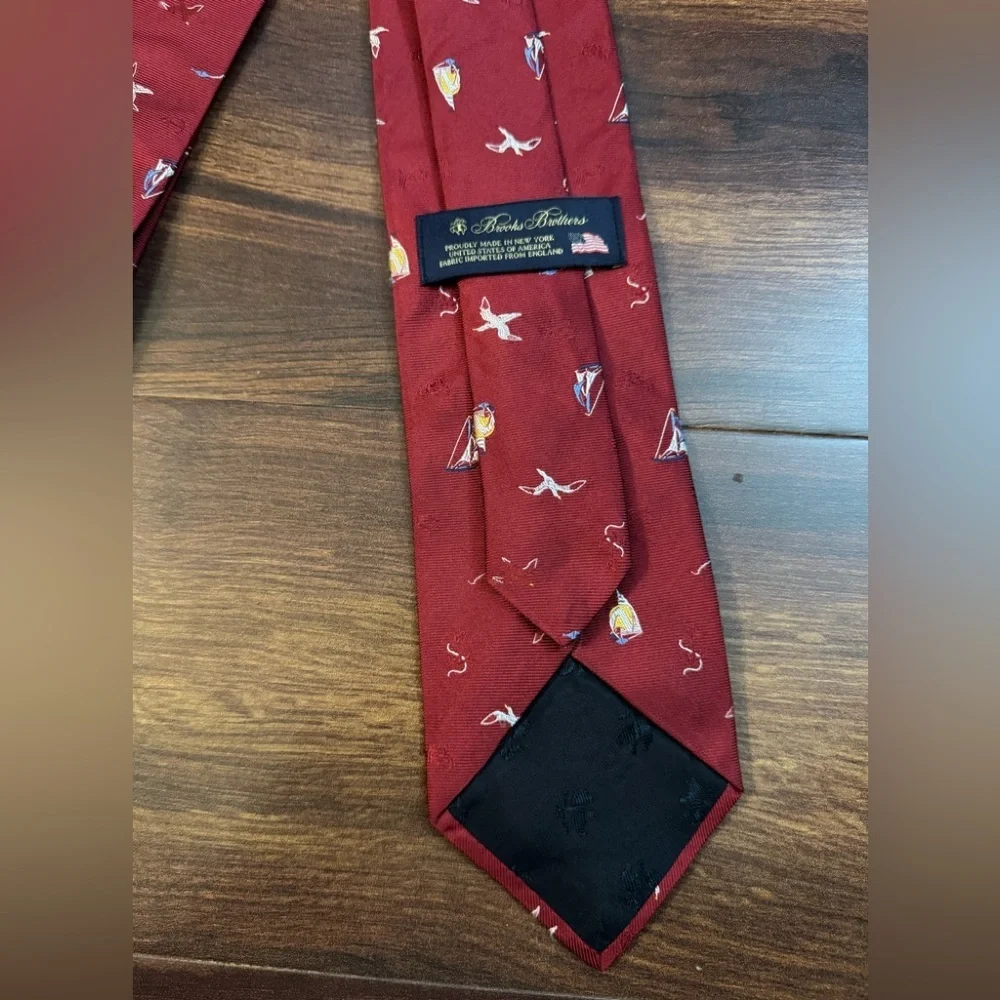 🌿END of SEASON SALE🌿BROOKS BROTHERS Elegant Red Tie with Nautical Design